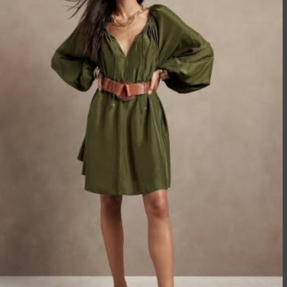 Banana Republic Deep Green Long Sleeve Dress
